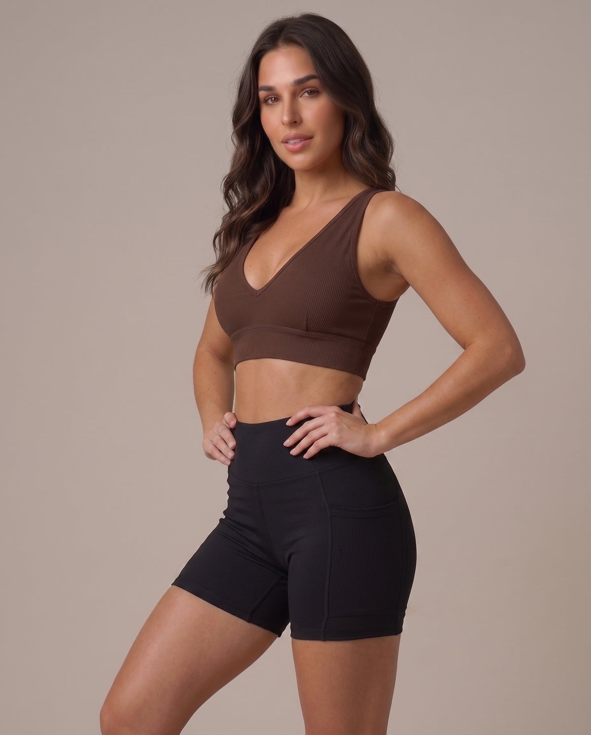 Active Shorts With Side Pockets
